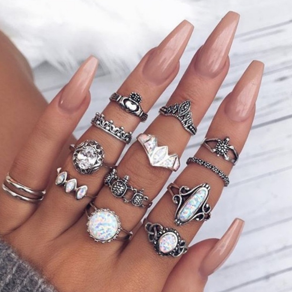 🔥LAST!!🔥90's STYLED 12PC MIDI RING SET!
